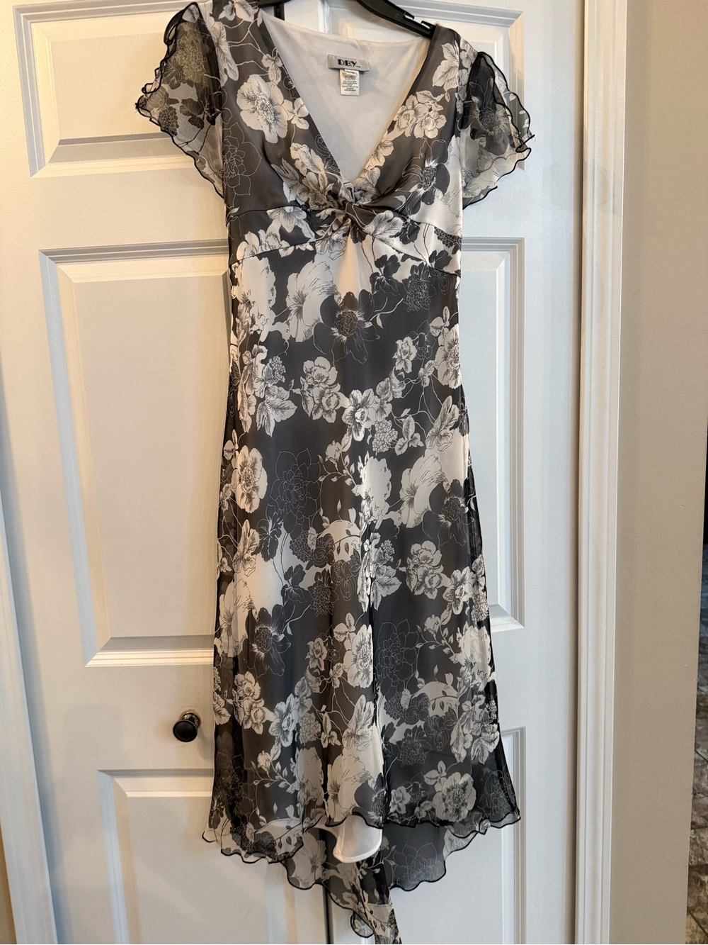 DKNY Black & White Floral V-Neck Tie-Front Dress